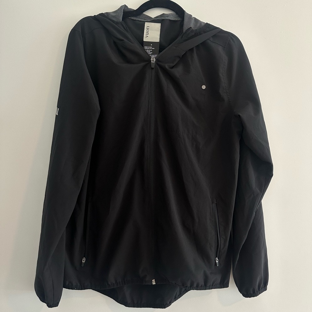 Vuori men’s windbreaker size medium black